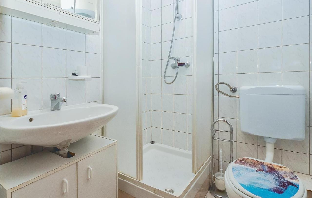 Lovely Apartment In Omis With Kitchenette Extérieur photo